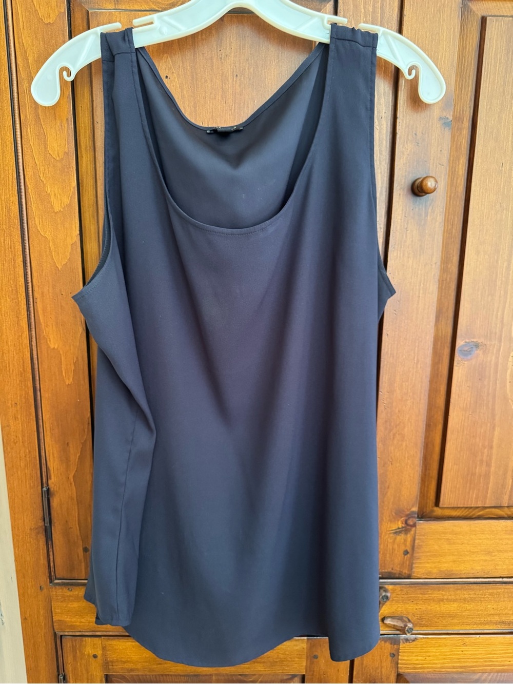 Ann Taylor Size XL Navy  Sleeveless Crepe Polyester Scoop Neck Tank Top NWOT